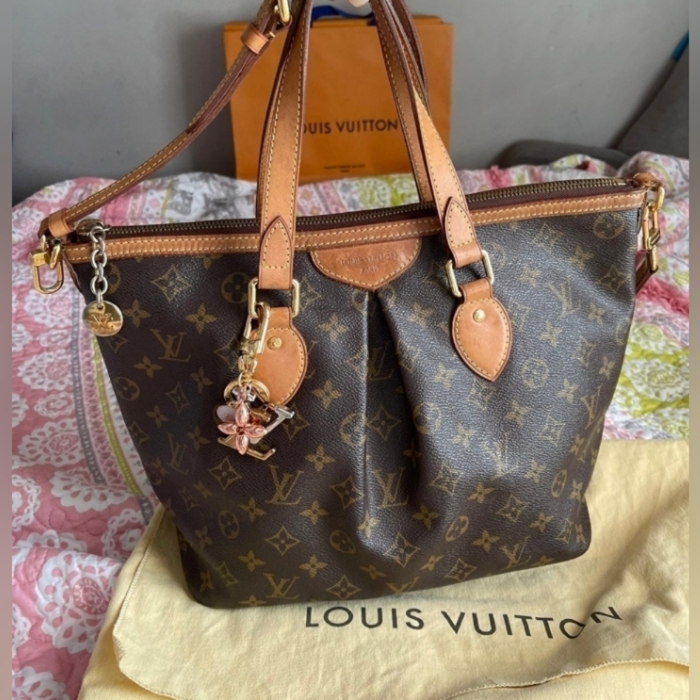 Louis Vuitton Palermo Monogram PM bag. FIRM